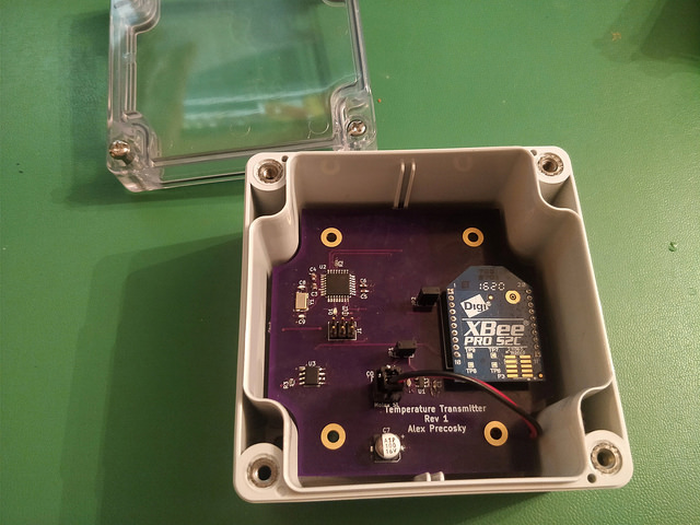 Sensor unit with the lid off